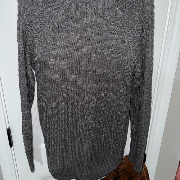 Kohl's Gray Crew Neck Sweater - Picture 4 of 4